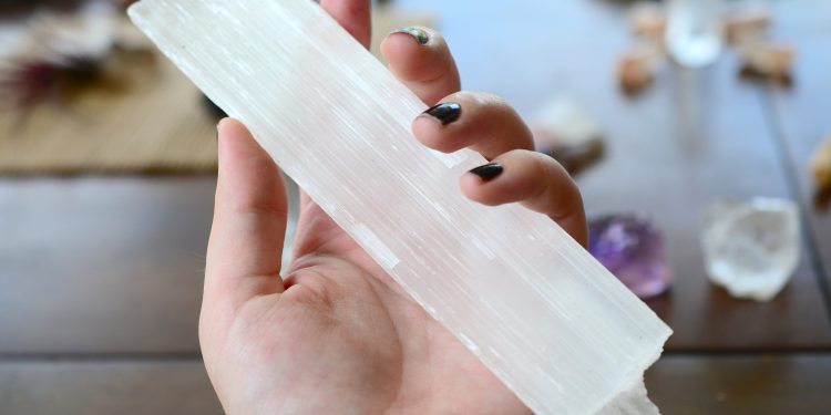 selenite, kristen brown, cyrstals, healing crystal, brain injury, concussion, pcs, tbi, abi, traumatic brain injury,