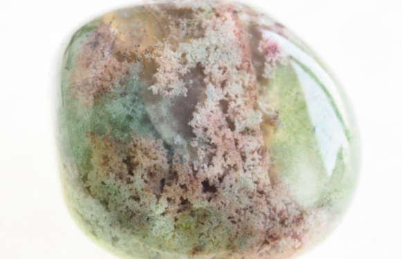 Three Ways Moss Agate Soothes Your Soul